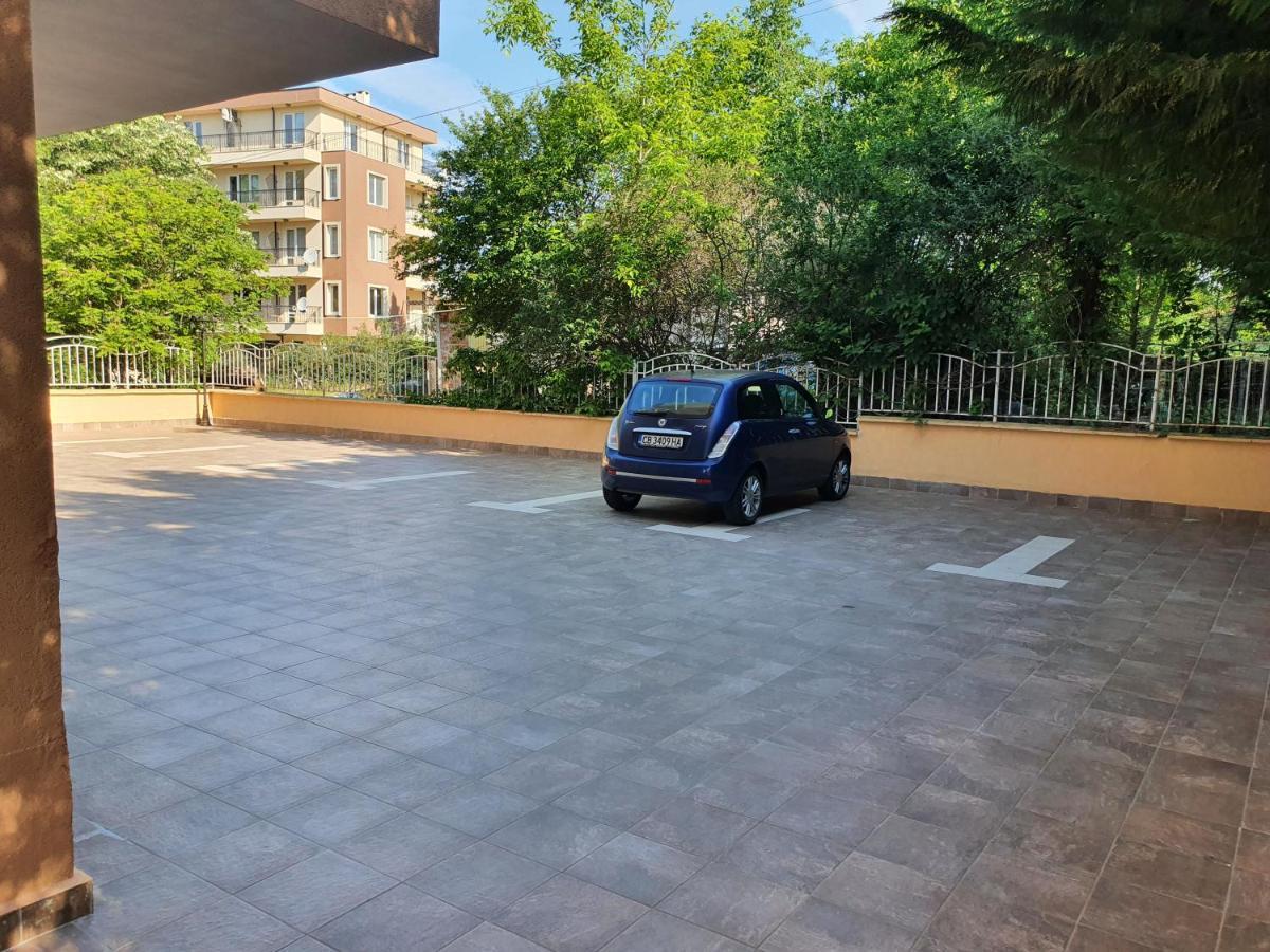 Hotel Capri Nesebar Buitenkant foto